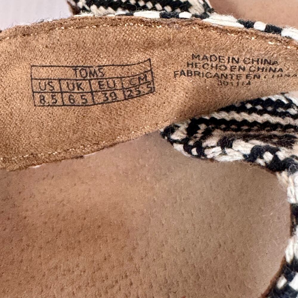 TOMS Espadrille Wedge Sandals Women's 8.5 Aztec Boho Summer Print Black White - Picture 9 of 12